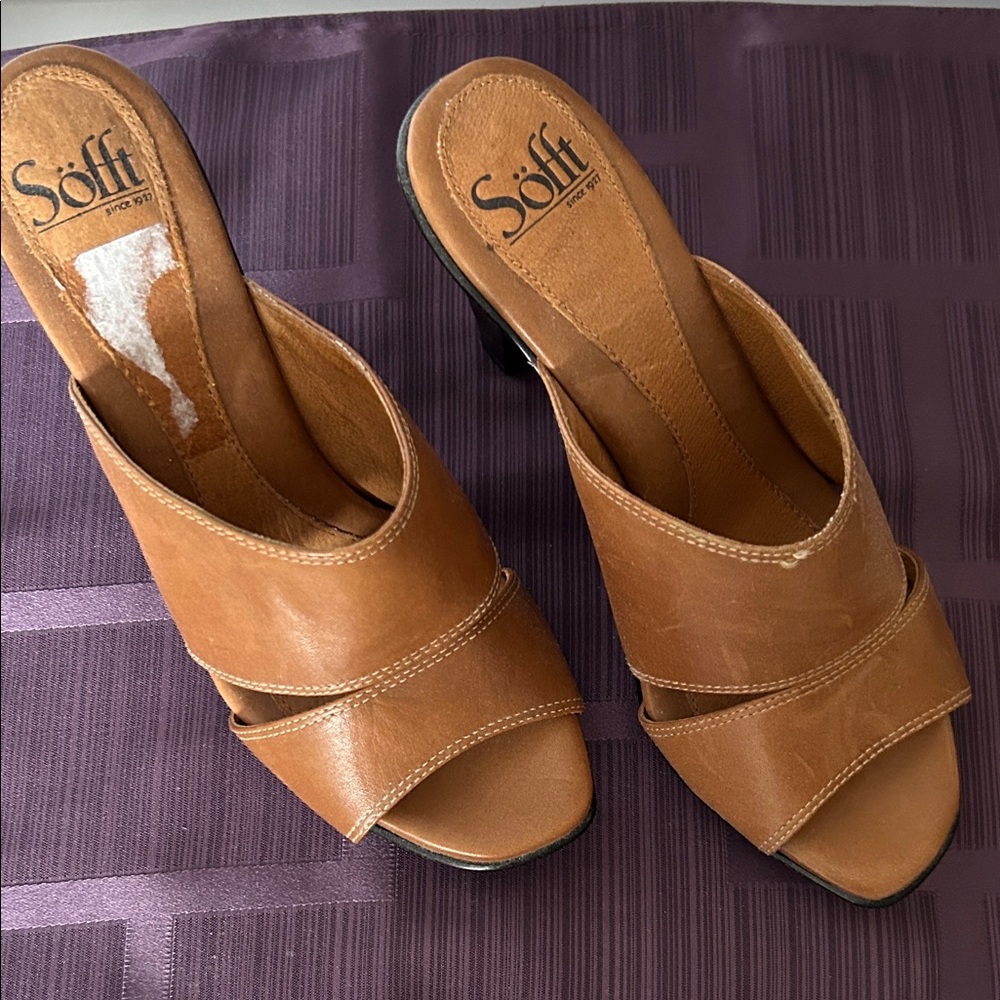 Sofft Women's Tan Leather Heeled Sandals